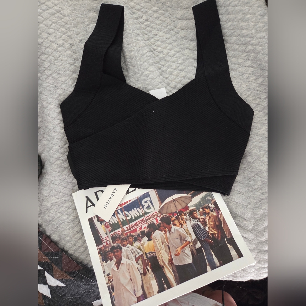 Aritzia Babaton Greek Skulpt Top BnWT